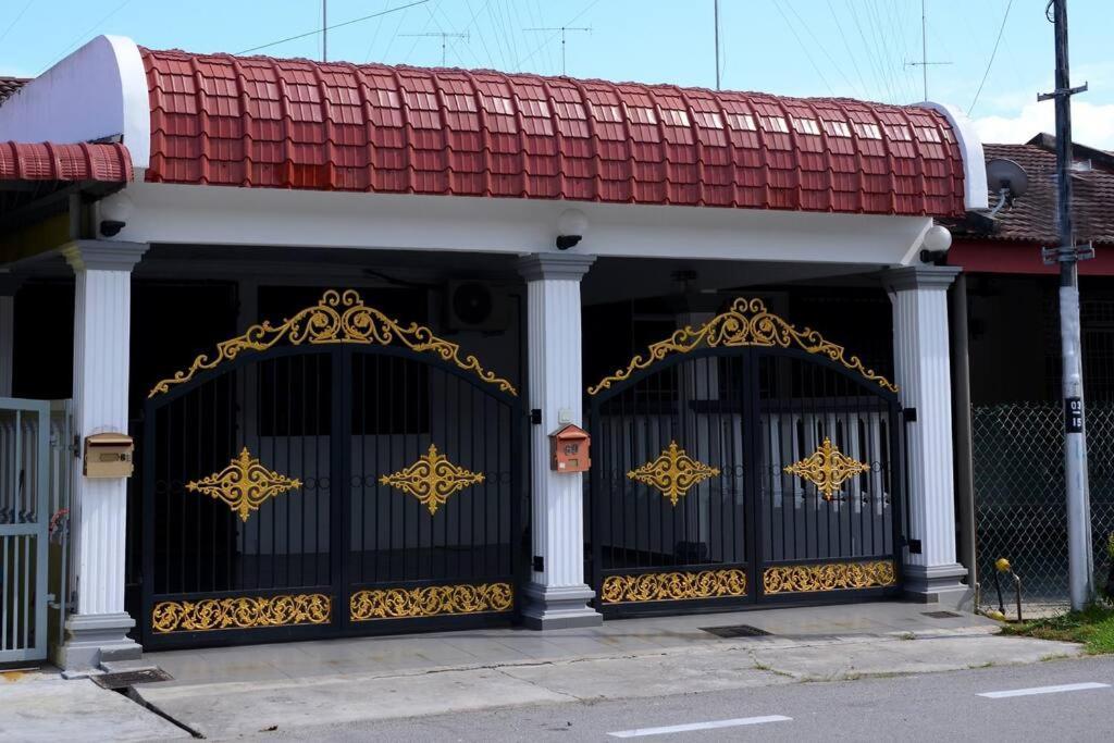 Wonderful Homestay At Muar Exterior photo